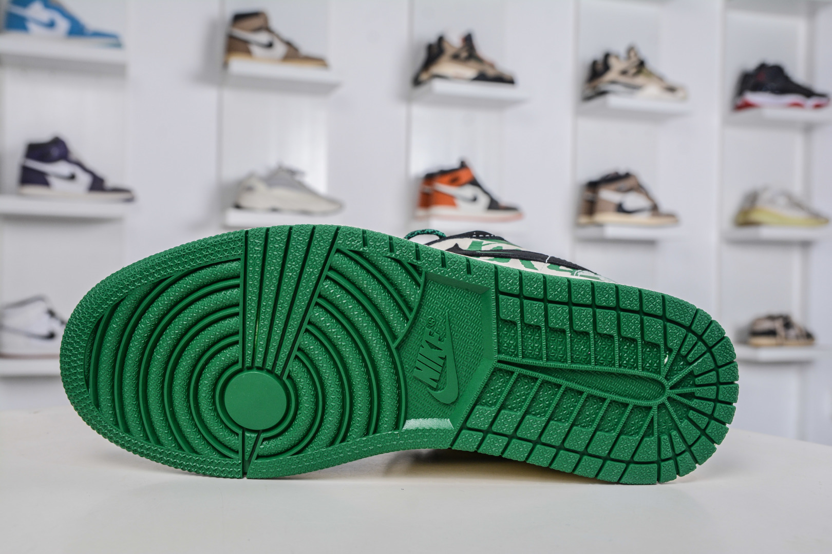 270 Air Jordan 1 Retro Low x Stussy 斯图西联名-黑白绿 QJ1988-004