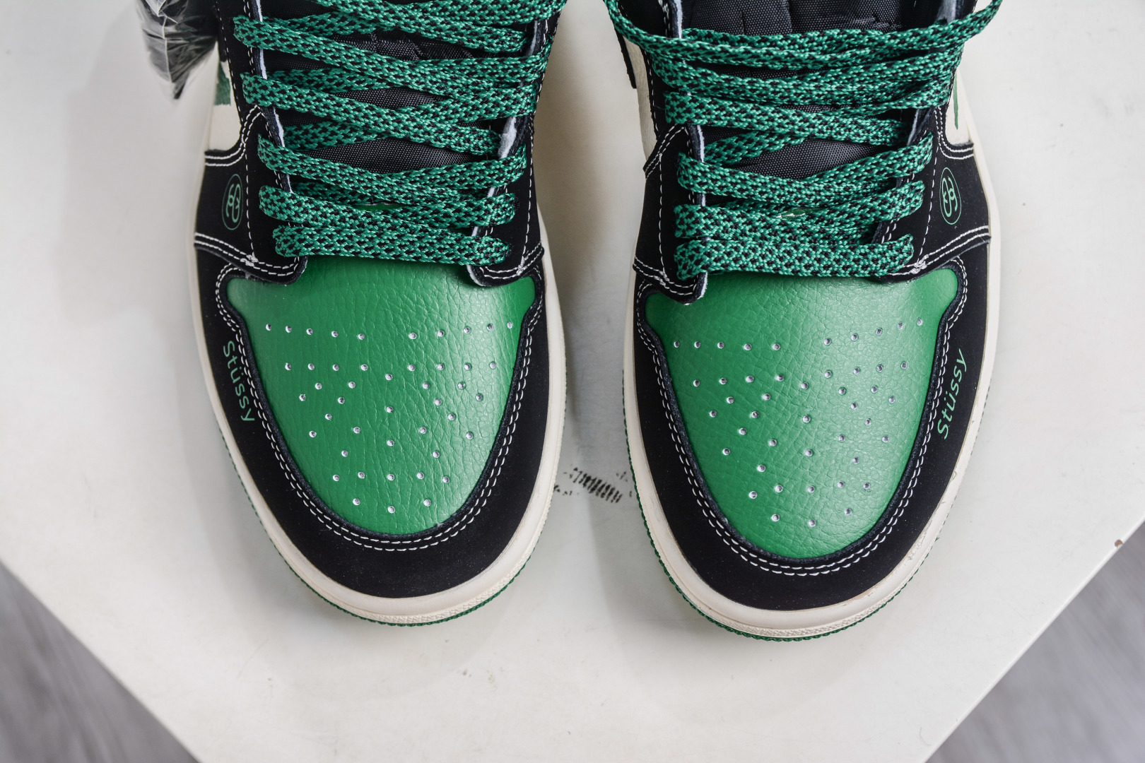 270 Air Jordan 1 Retro Low x Stussy 斯图西联名-黑白绿 QJ1988-004