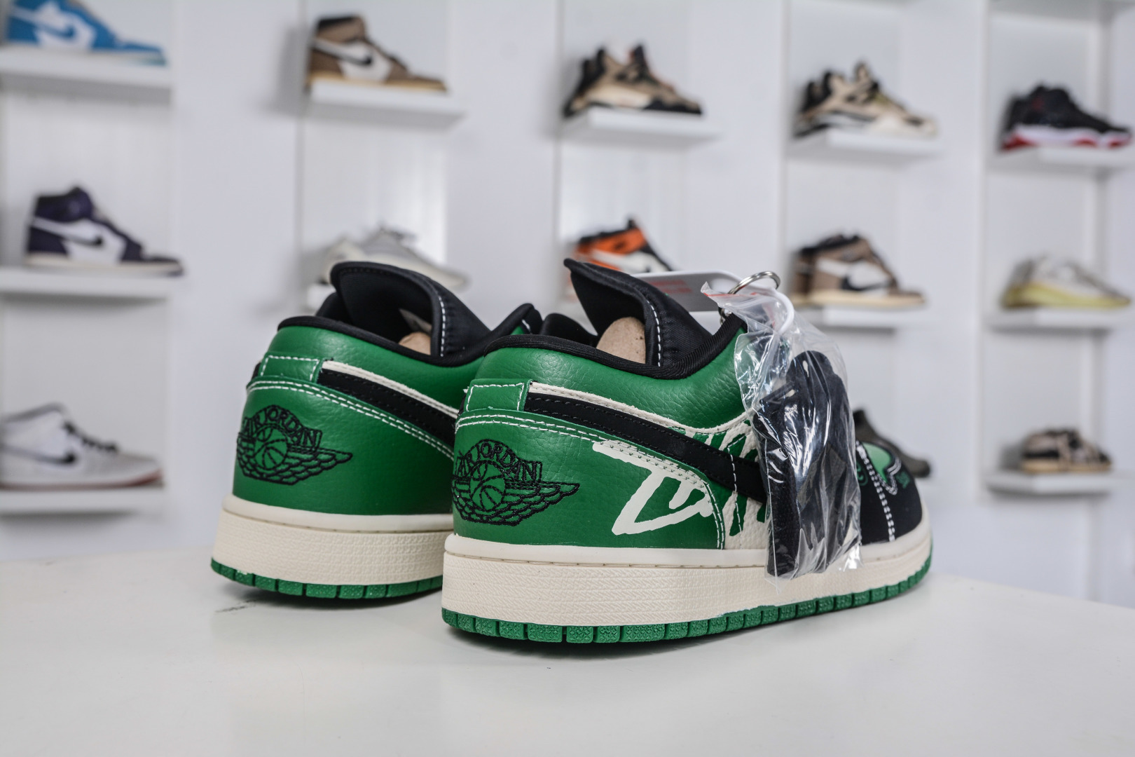 270 Air Jordan 1 Retro Low x Stussy 斯图西联名-黑白绿 QJ1988-004