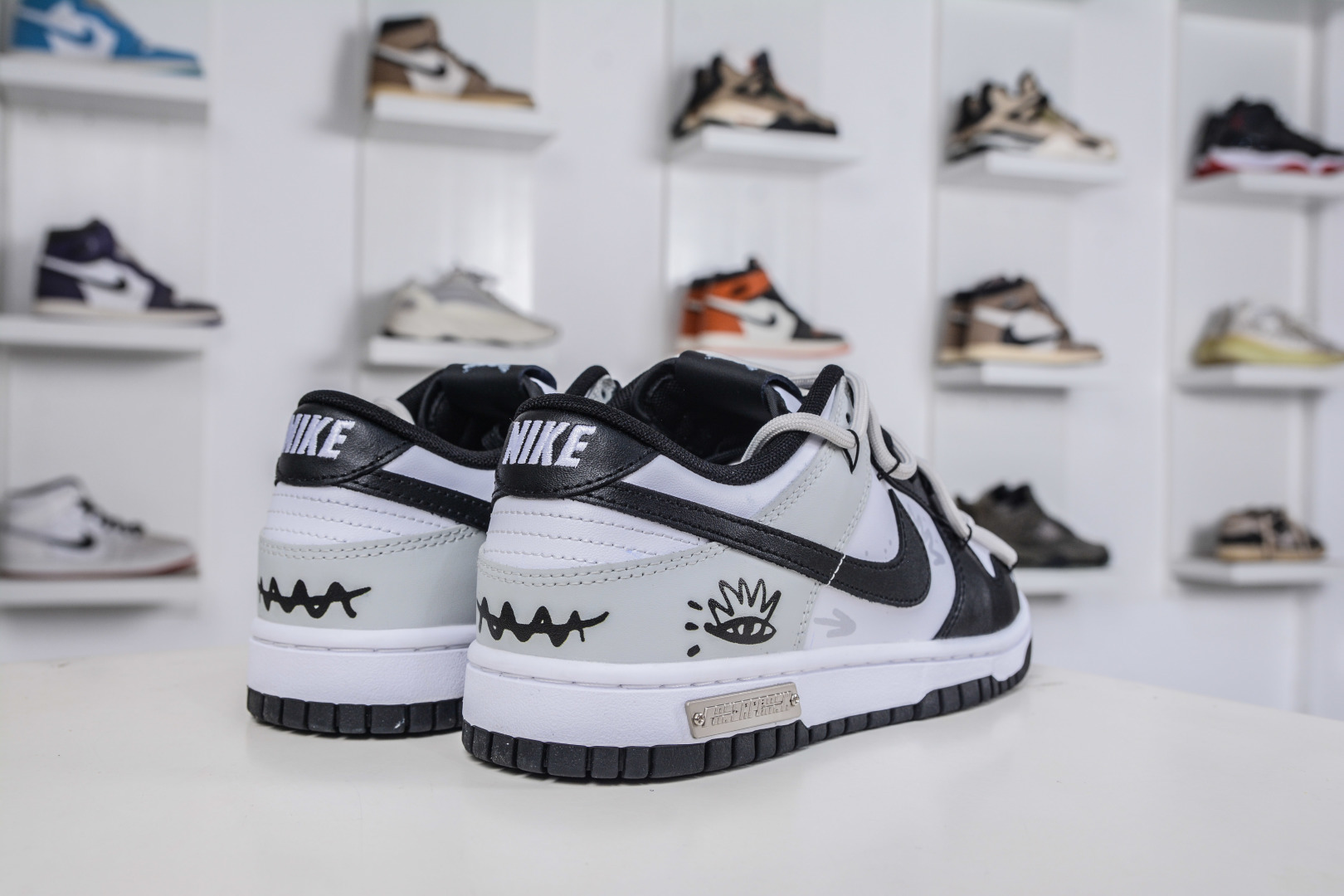 270 Nike Dunk Low 不羁涂鸦 黑白灰 DD1391-100