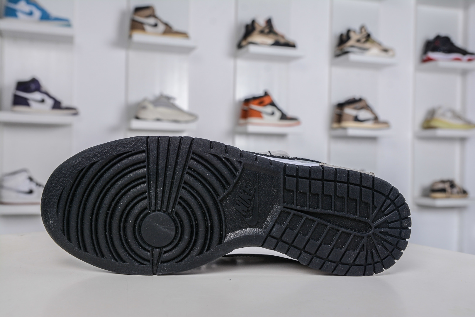 270 Nike Dunk Low 不羁涂鸦 黑白灰 DD1391-100