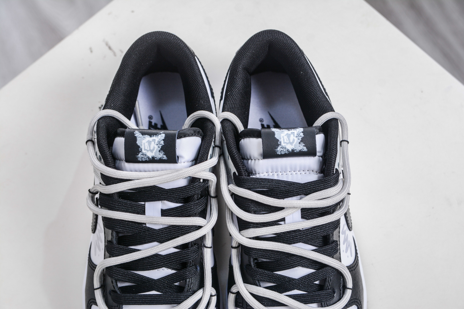 270 Nike Dunk Low 不羁涂鸦 黑白灰 DD1391-100