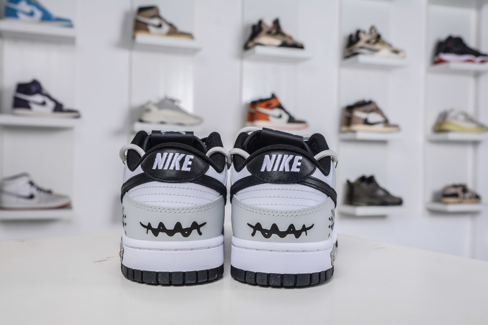 270 Nike Dunk Low 不羁涂鸦 黑白灰 DD1391-100