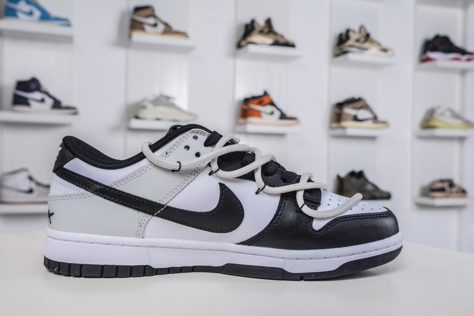 270 Nike Dunk Low 不羁涂鸦 黑白灰 DD1391-100