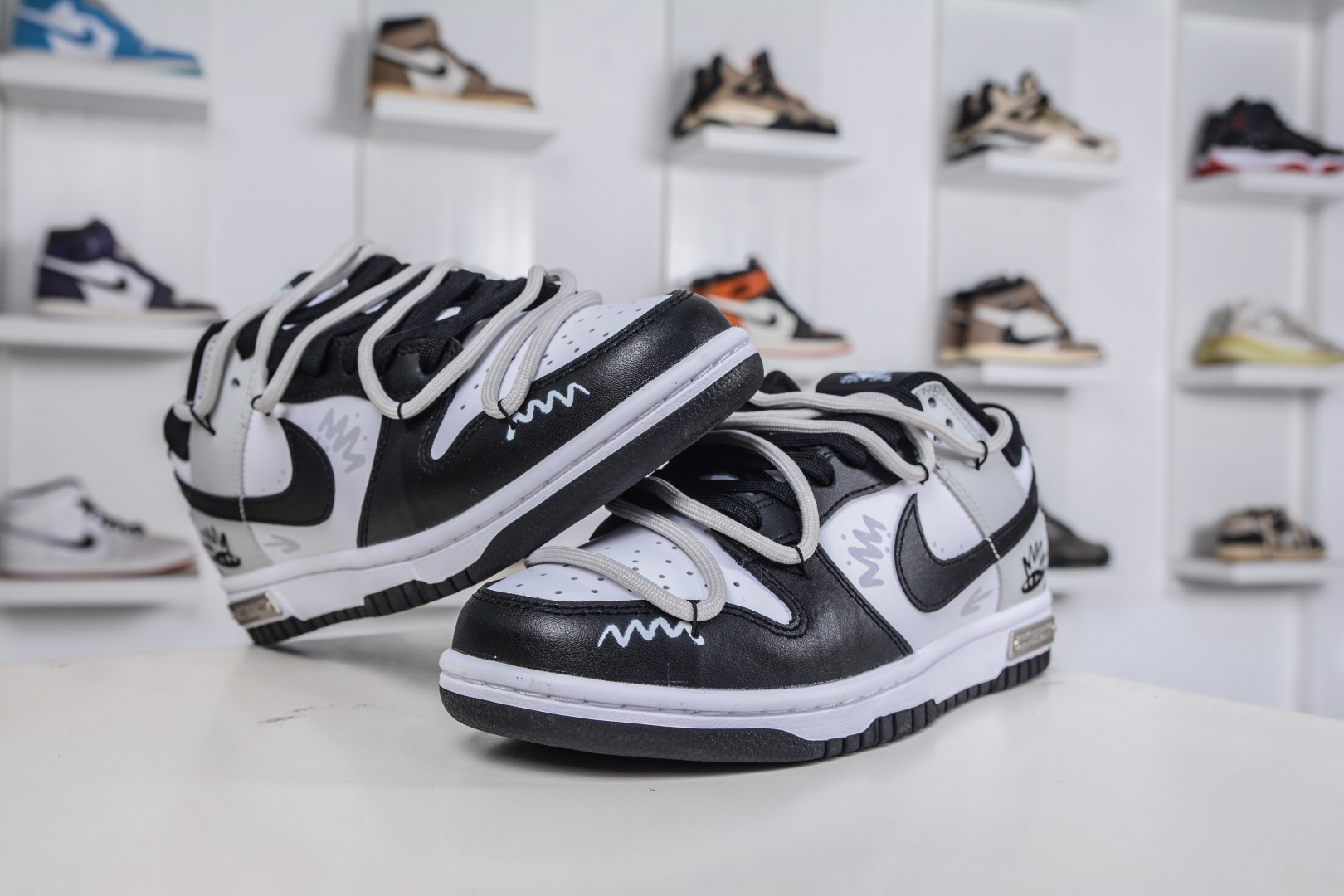 270 Nike Dunk Low 不羁涂鸦 黑白灰 DD1391-100