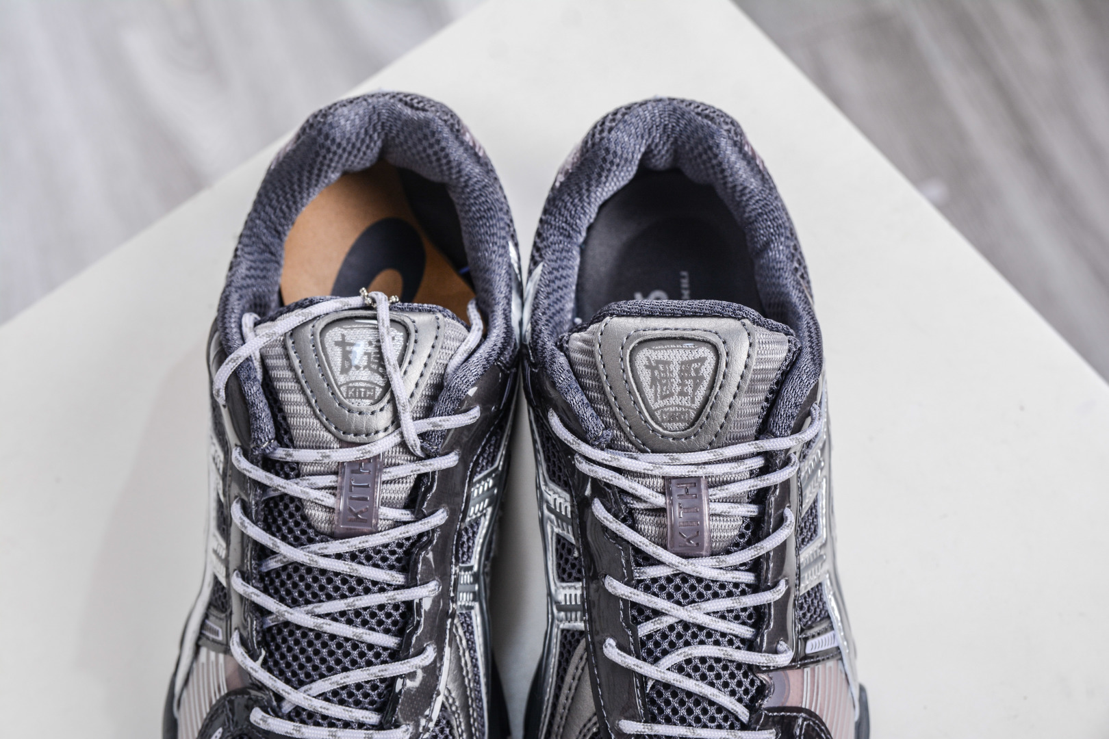 200 kith x Asics Gel-Kayano 12.1 亚瑟士联名百搭休闲运动慢跑鞋 1203A930-020