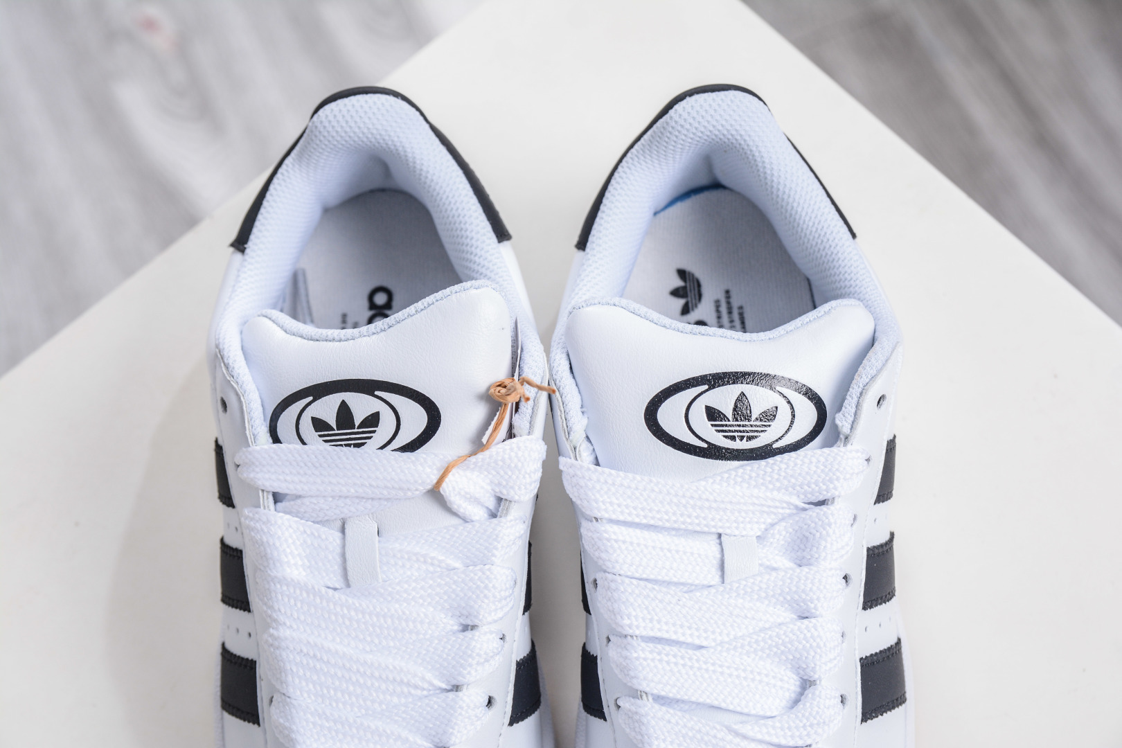 150 Adidas Originals Campus 00s 百搭单品学院系列面包风经典复古低帮百搭休闲运动板鞋 JP9998