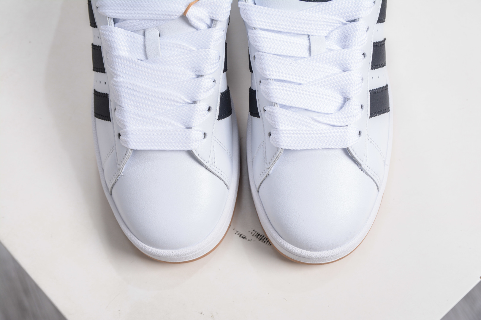 150 Adidas Originals Campus 00s 百搭单品学院系列面包风经典复古低帮百搭休闲运动板鞋 JP9998