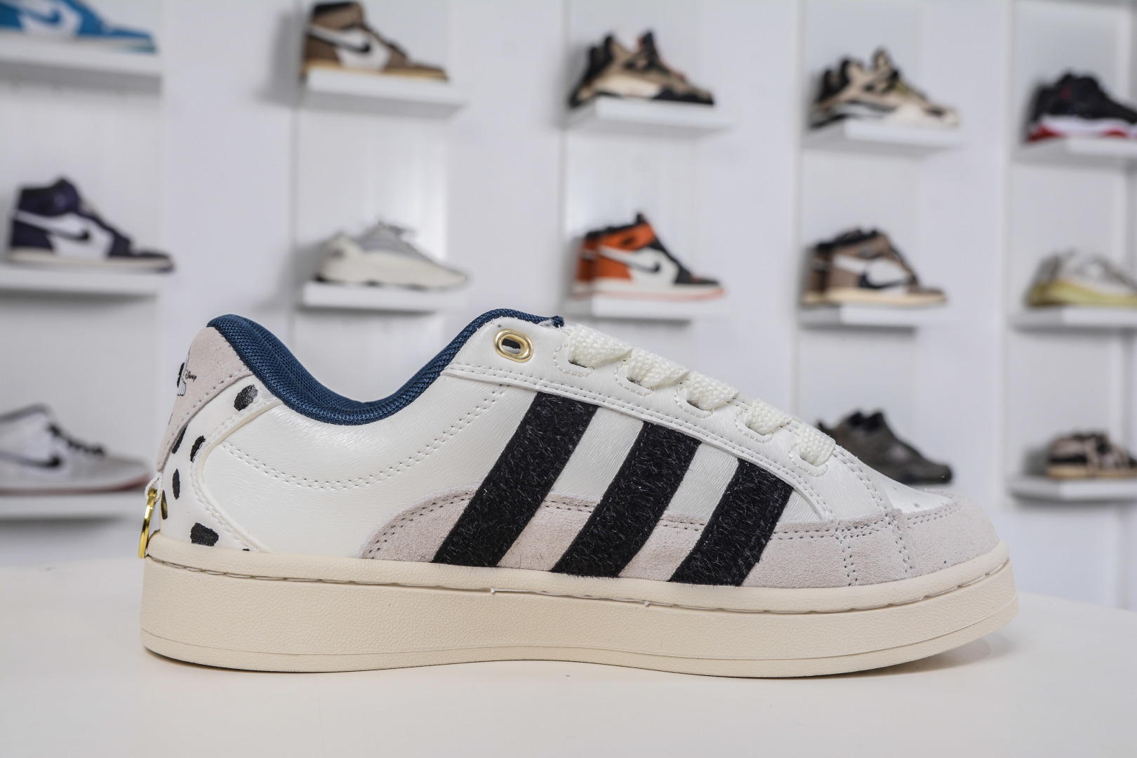 160 Adidas Originals Campus 00s 百搭单品学院系列面包风经典复古低帮百搭休闲运动板鞋 JQ8733
