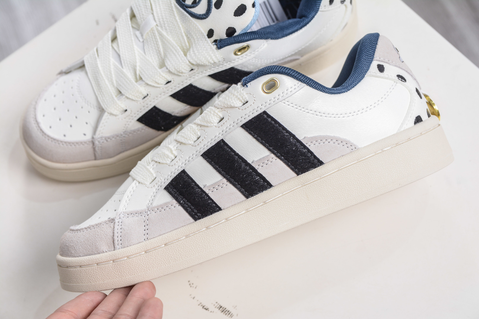 160 Adidas Originals Campus 00s 百搭单品学院系列面包风经典复古低帮百搭休闲运动板鞋 JQ8733