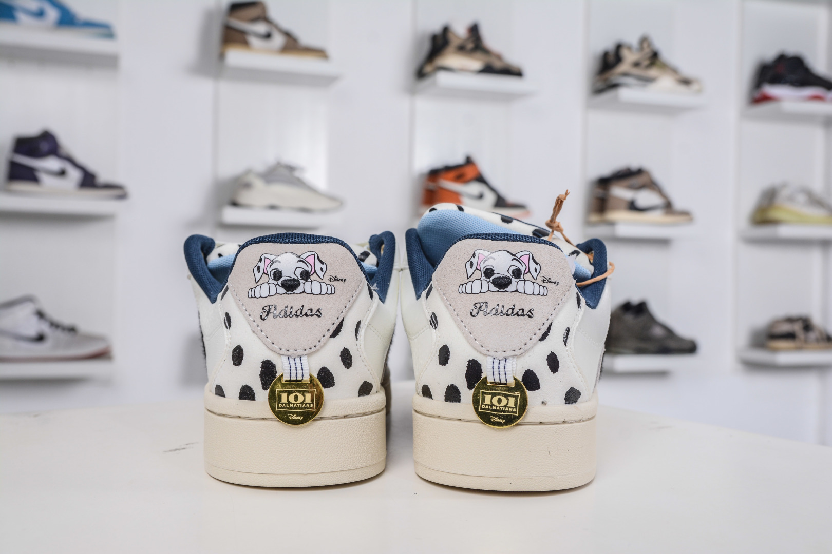 160 Adidas Originals Campus 00s 百搭单品学院系列面包风经典复古低帮百搭休闲运动板鞋 JQ8733