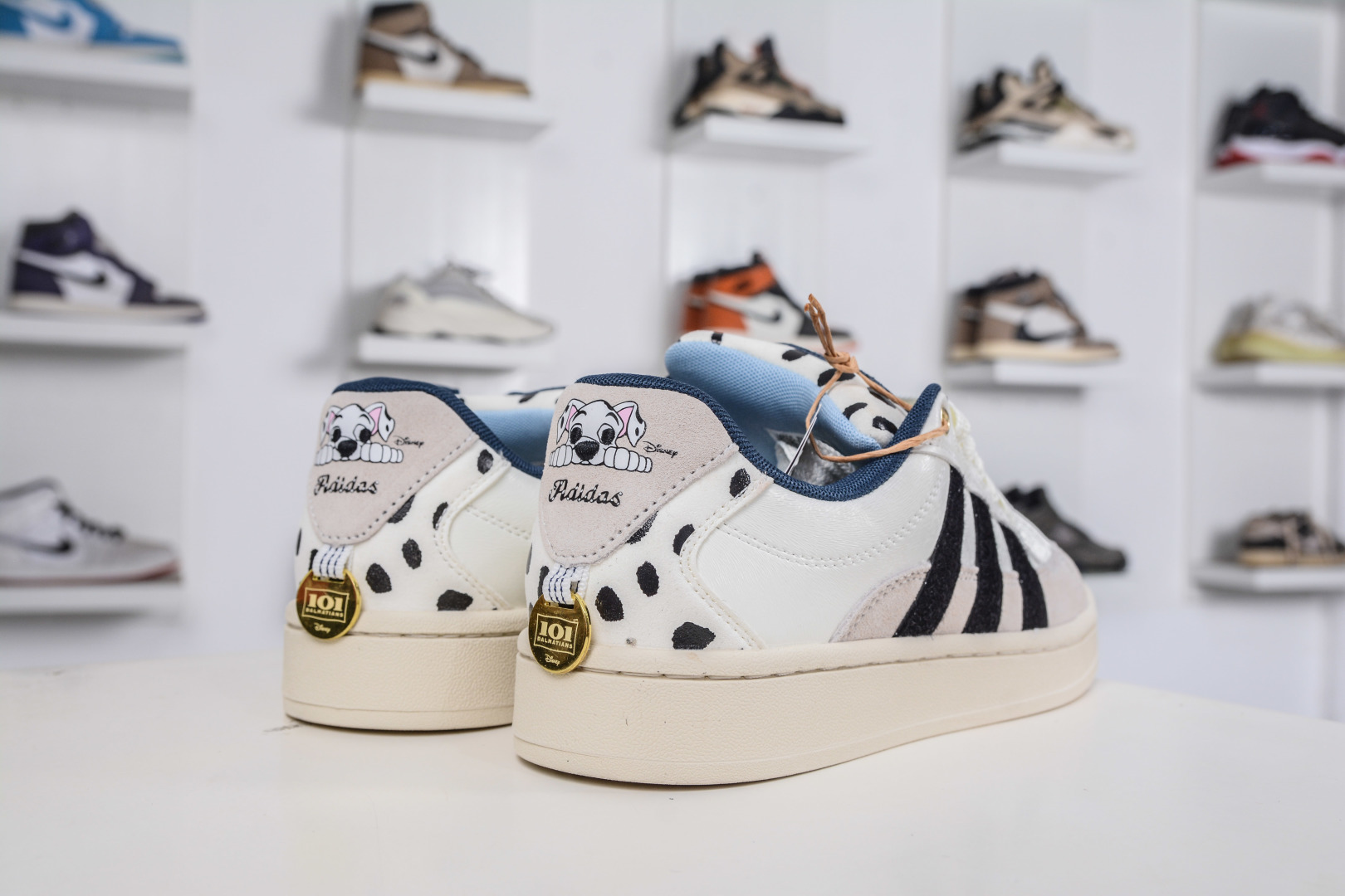 160 Adidas Originals Campus 00s 百搭单品学院系列面包风经典复古低帮百搭休闲运动板鞋 JQ8733