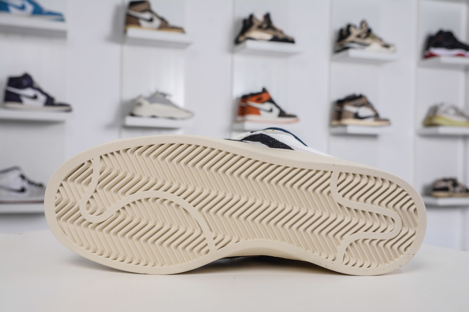 160 Adidas Originals Campus 00s 百搭单品学院系列面包风经典复古低帮百搭休闲运动板鞋 JQ8733