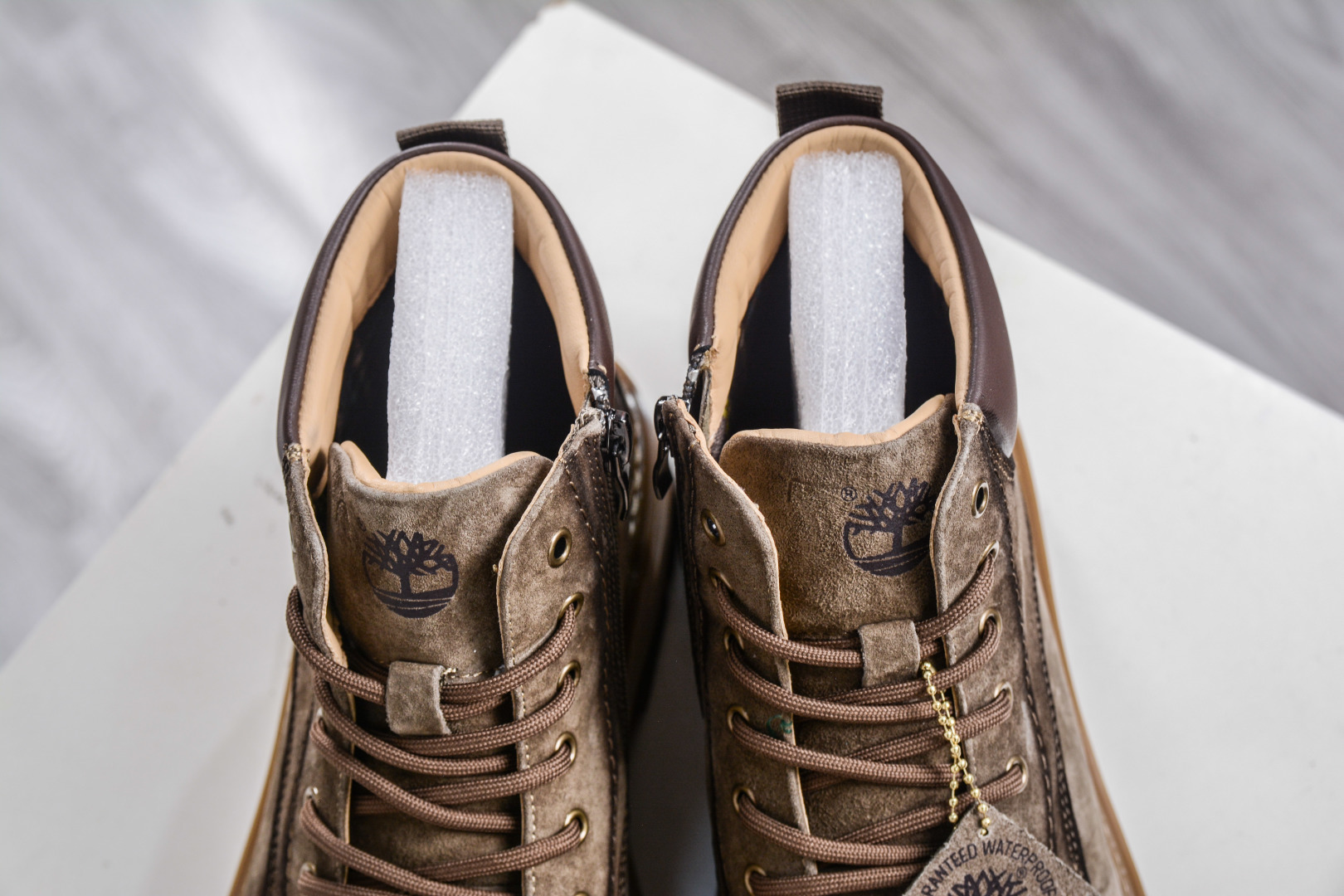 280 Timberland 添柏岚/天伯伦 户外高帮休闲大黄靴系列 TB10033 KHAKI