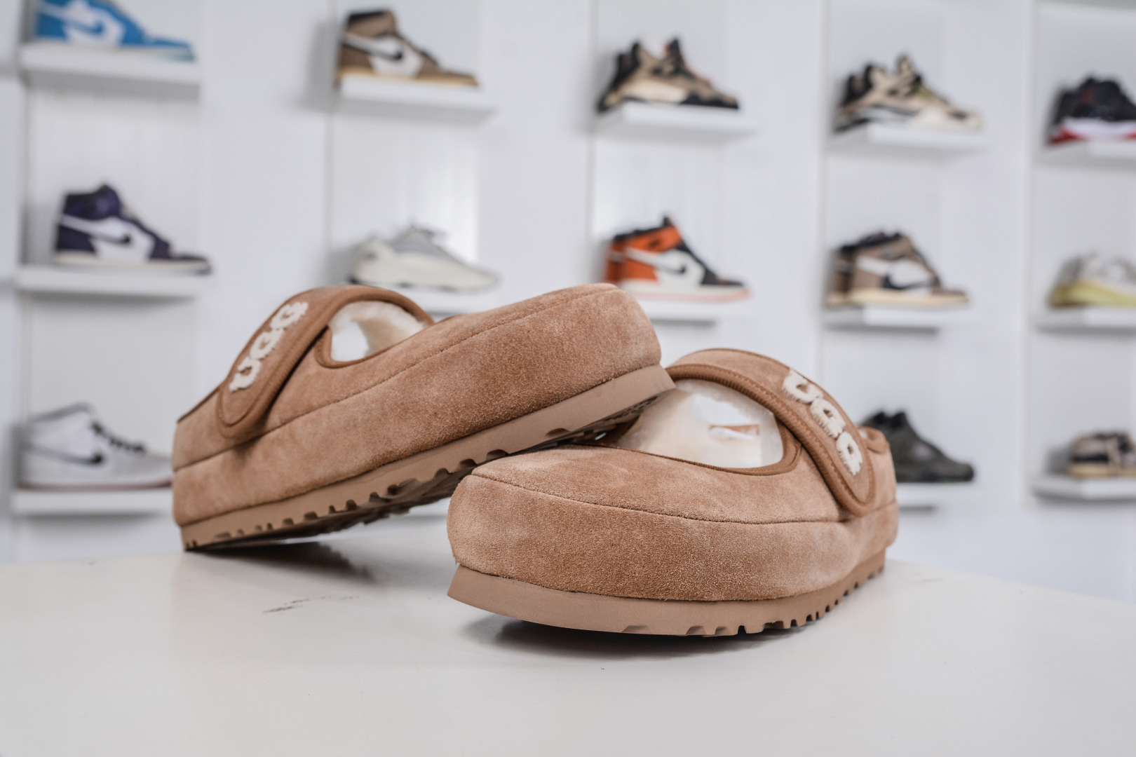 240 UGG 牙刷绣羊毛玛丽珍2.0版本 爆款回归 奶呼呼又软糯糯的冬日感 088-1-CHE