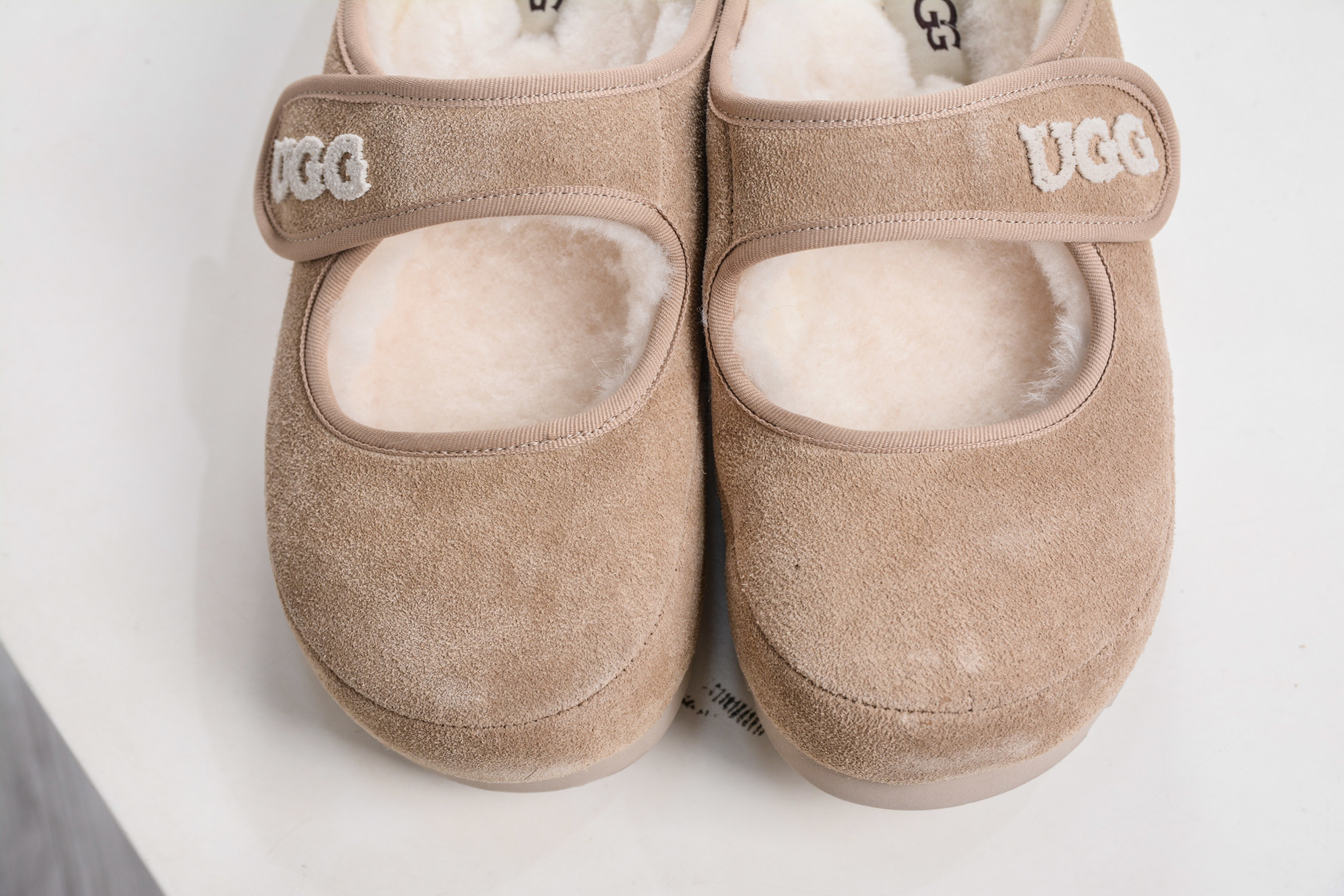 240 UGG 牙刷绣羊毛玛丽珍2.0版本 爆款回归 奶呼呼又软糯糯的冬日感 制牛反绒搭配澳洲美利奴羊毛