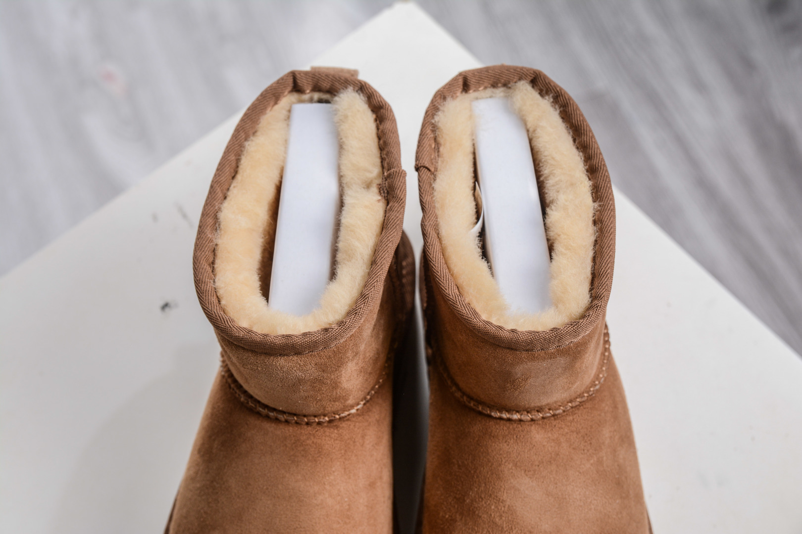 240 UGG 短筒厚底3cm 栗色 秋冬羊皮毛一体雪地靴 1134991-CHE