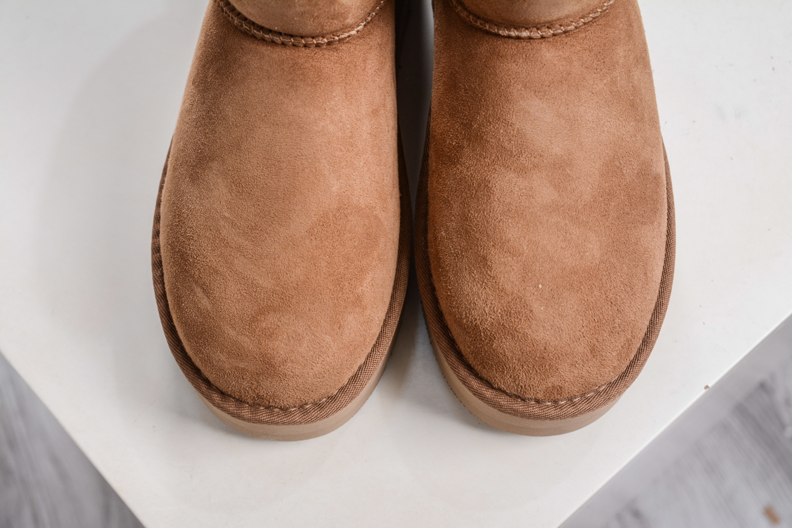 240 UGG 短筒厚底3cm 栗色 秋冬羊皮毛一体雪地靴 1134991-CHE