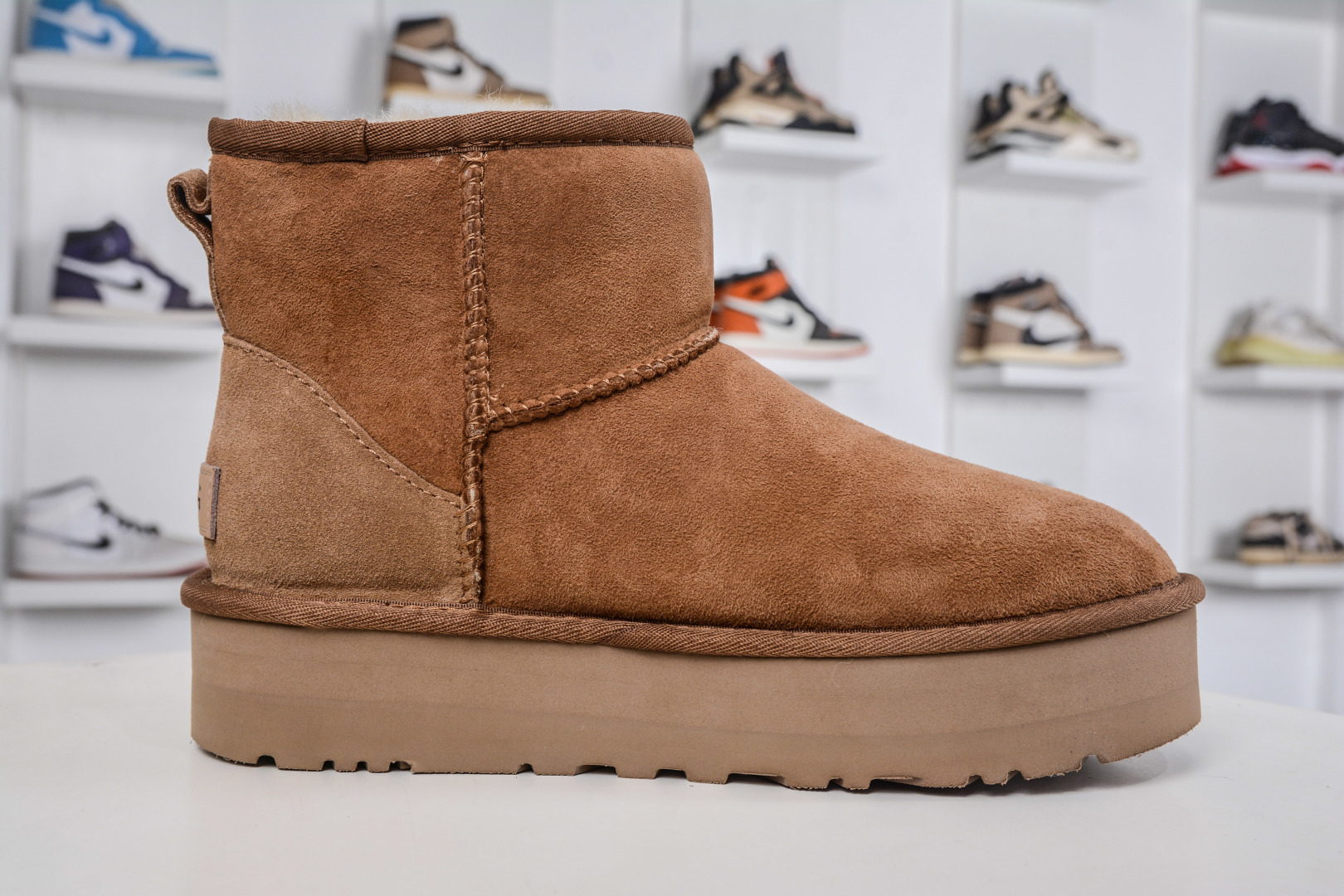 240 UGG 短筒厚底3cm 栗色 秋冬羊皮毛一体雪地靴 1134991-CHE