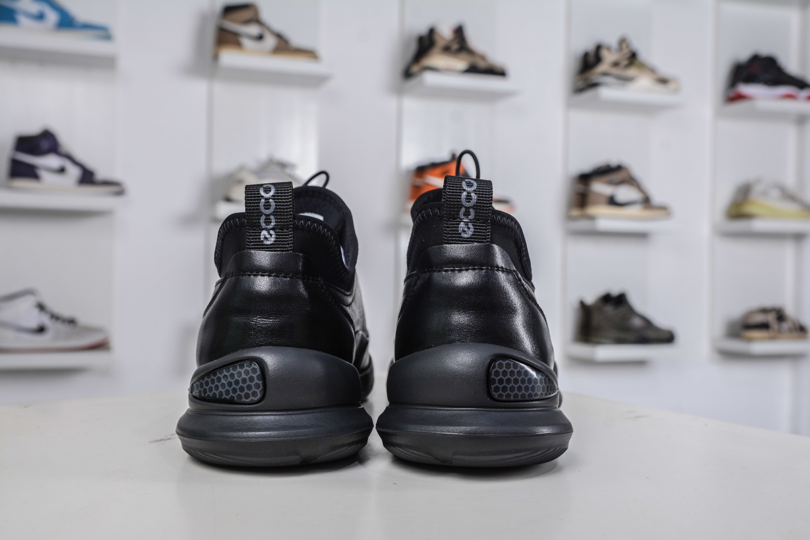 300 Ecco/爱步 健步C系列新款 Biom2025 透气防滑健步跑步鞋 516108-01