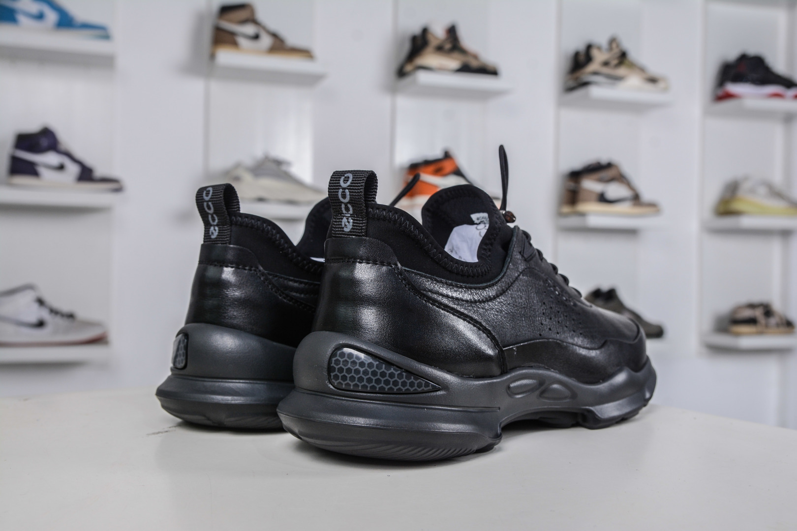 300 Ecco/爱步 健步C系列新款 Biom2025 透气防滑健步跑步鞋 516108-01