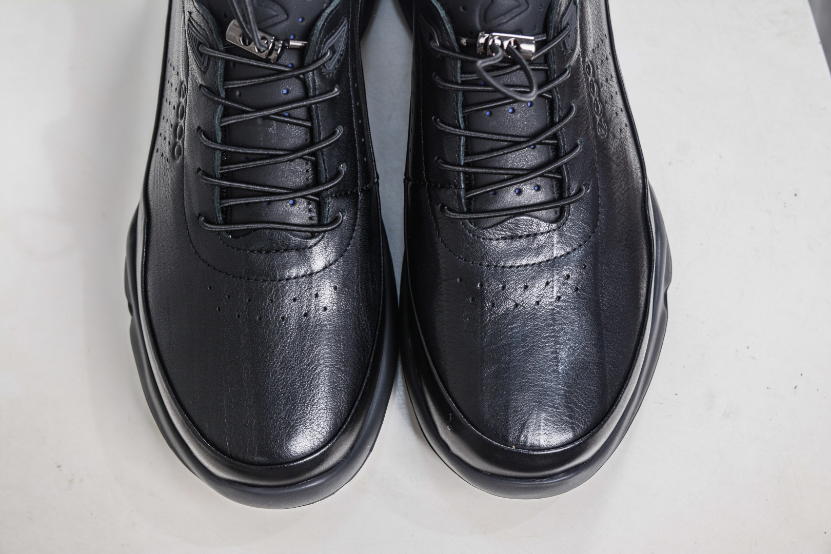 300 Ecco/爱步 健步C系列新款 Biom2025 透气防滑健步跑步鞋 516108-01