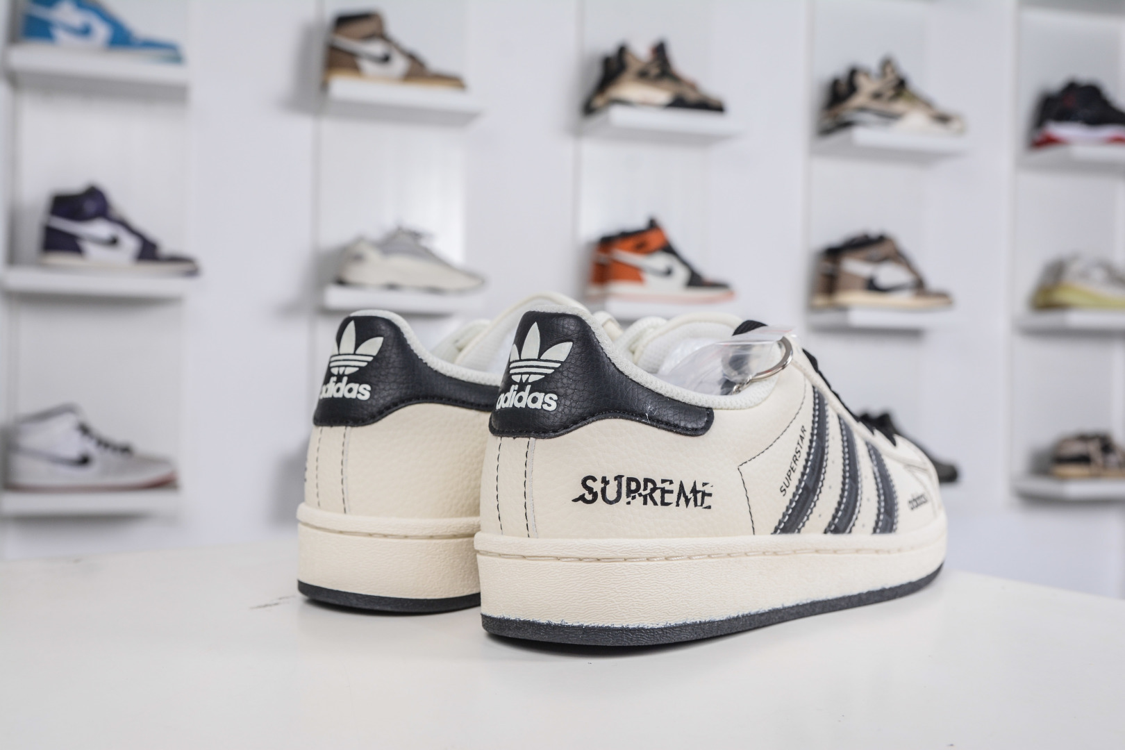 230 AD Originals Superstar x Supreme SUP联名 米白黑 经典复古贝壳头板鞋 DS5809