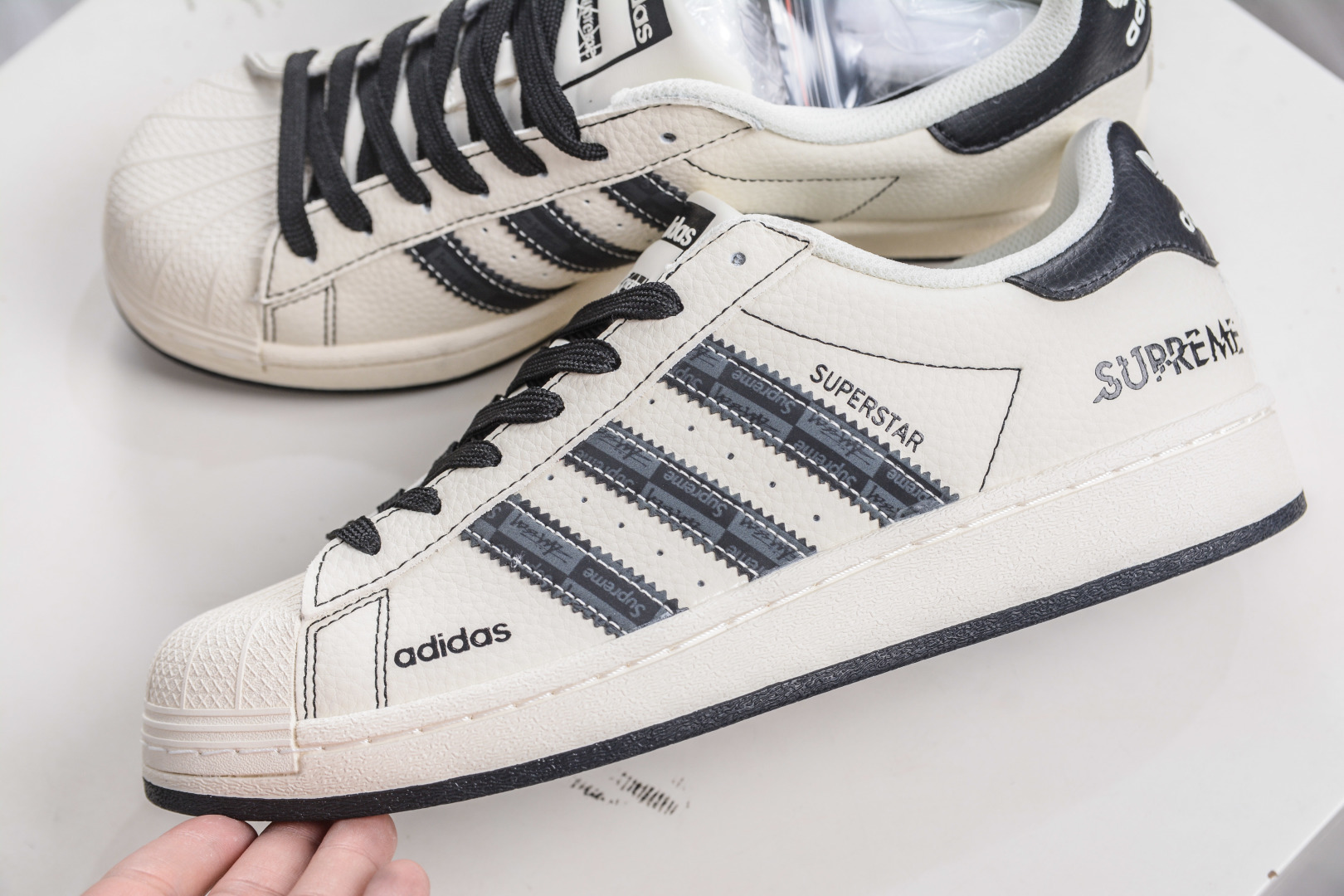 230 AD Originals Superstar x Supreme SUP联名 米白黑 经典复古贝壳头板鞋 DS5809