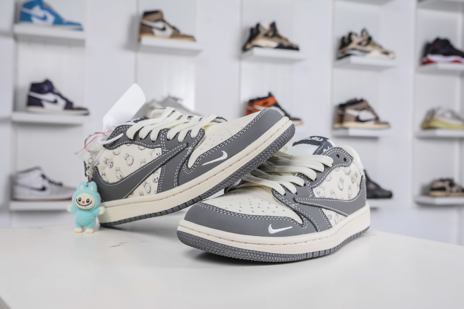 TS x Air Jordan AJ1 Low X LABUBU 低帮联名拉布布-白灰 LD2028-055