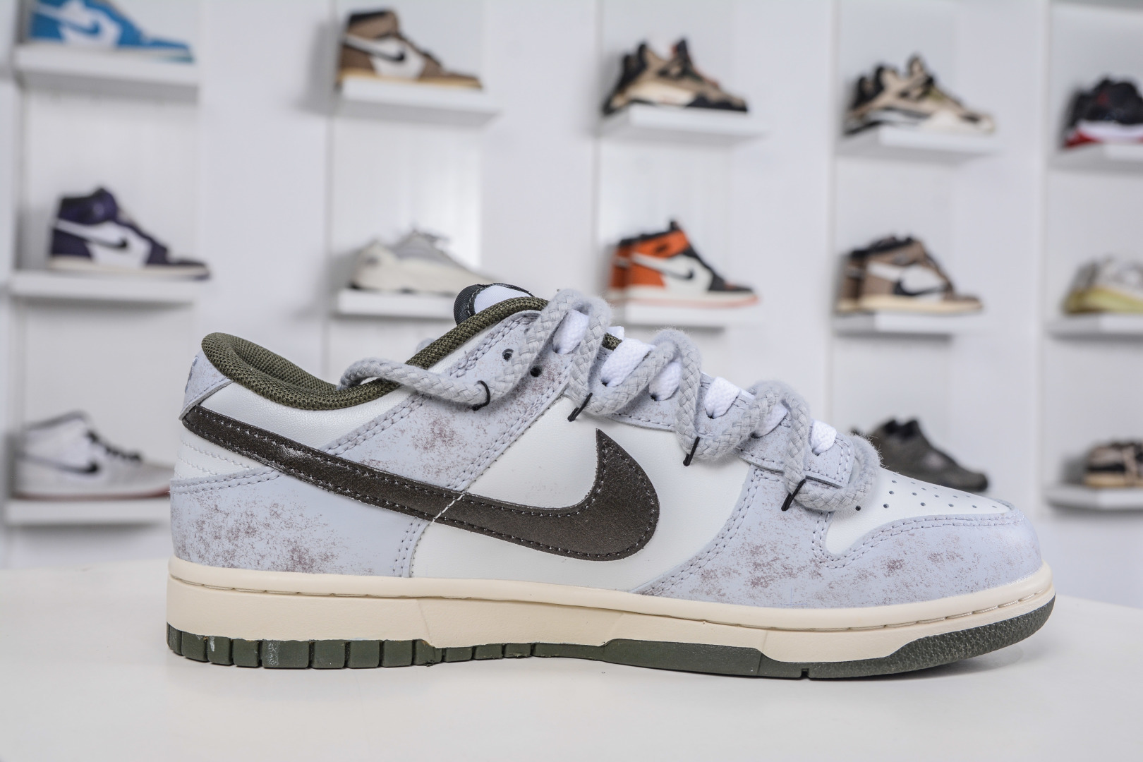 Nike Dunk Low 素履流金 灰金 素履之上 HF5441-102-High Quatity Cheap Brand wholesale wholesaler seller Clothes Bags handbags Sneakers Top Fashion Clothing Shoes from China Factory Chinese suppliers best Quality Beautiful Price Nike Dunk Low 素履流金 灰金 素履之上 HF5441-102