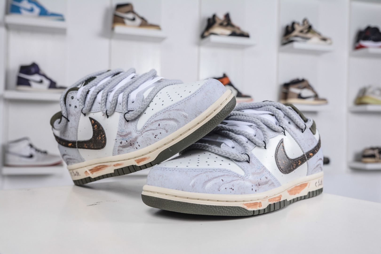 Nike Dunk Low 素履流金 灰金 素履之上 HF5441-102-High Quatity Cheap Brand wholesale wholesaler seller Clothes Bags handbags Sneakers Top Fashion Clothing Shoes from China Factory Chinese suppliers best Quality Beautiful Price Nike Dunk Low 素履流金 灰金 素履之上 HF5441-102