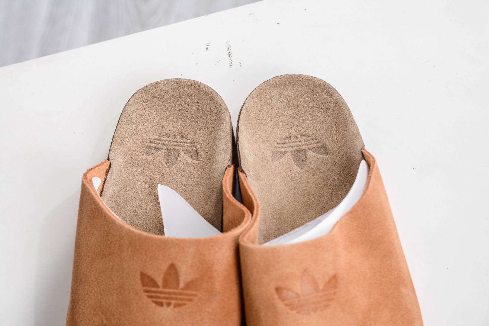 180 adidas originals Adimule 栗色 勃肯系 防磨防滑包头拖鞋 JR3586