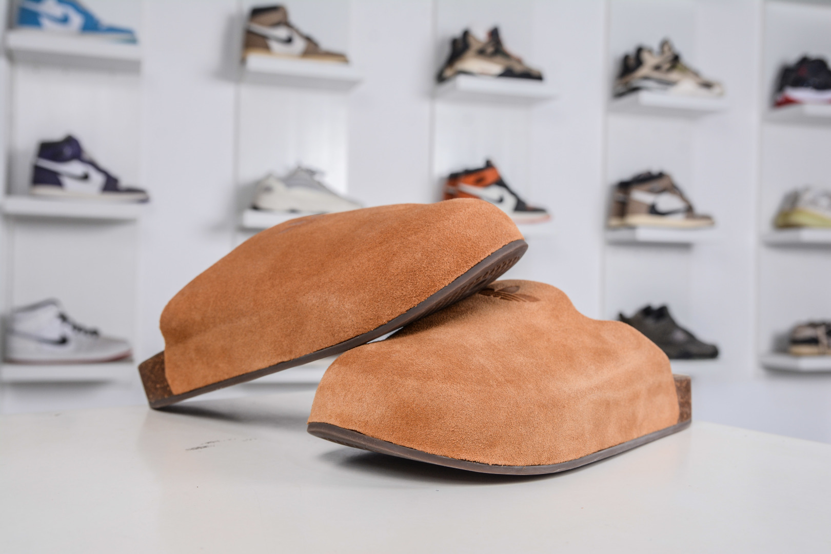 180 adidas originals Adimule 栗色 勃肯系 防磨防滑包头拖鞋 JR3586