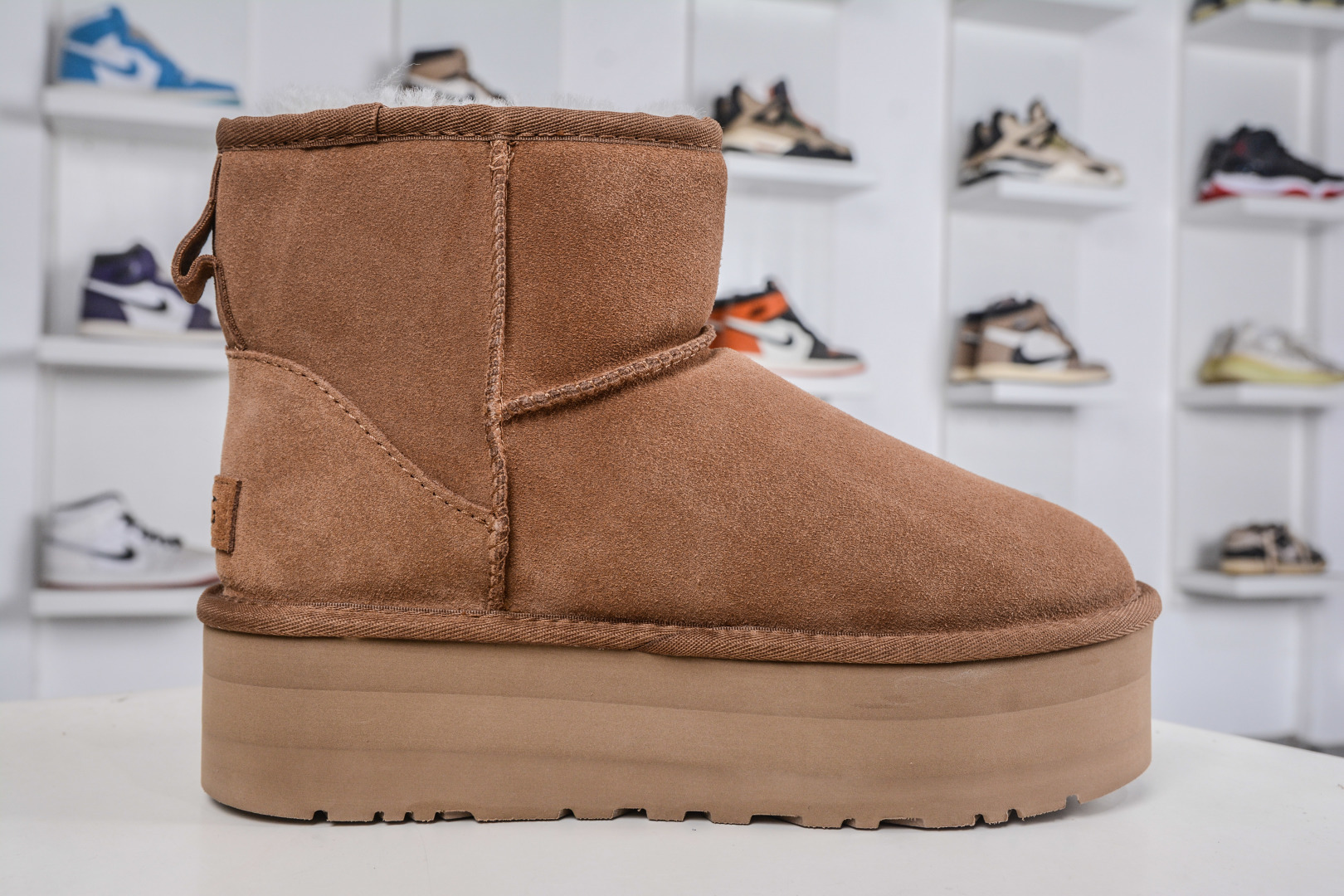 UGG 短筒厚底5cm 栗色 秋冬羊皮毛一体雪地靴 1134991-CHE