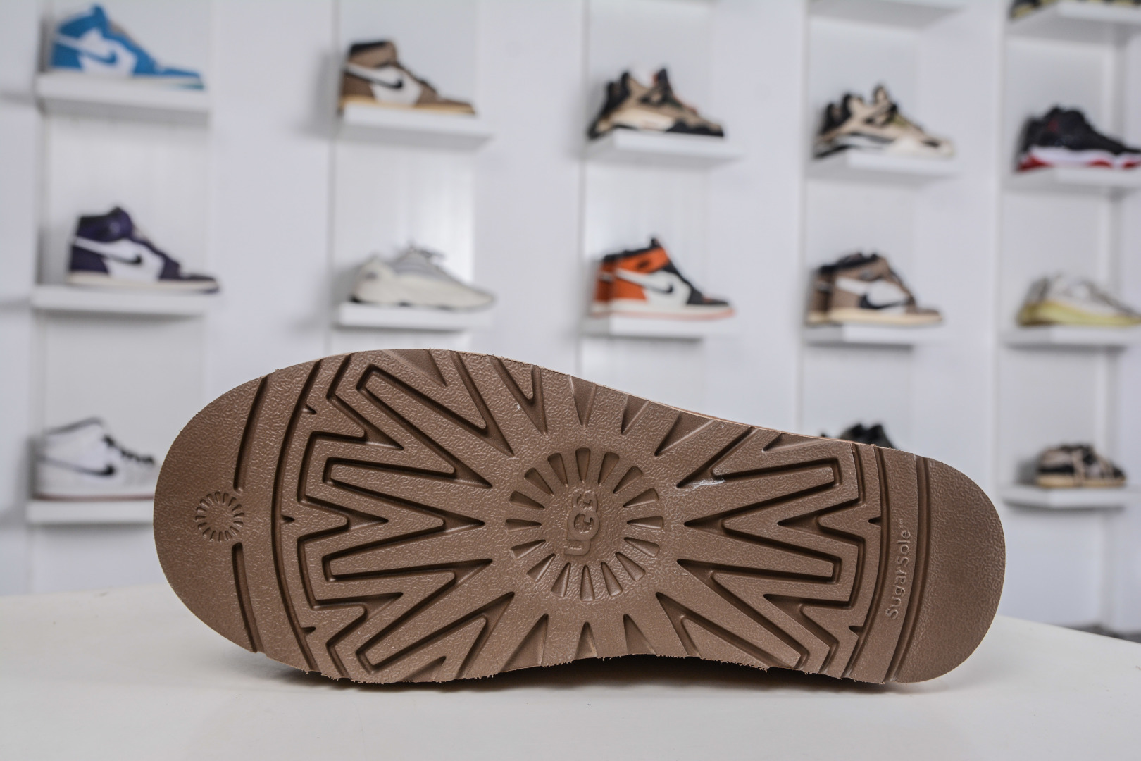 UGG 短筒厚底5cm 栗色 秋冬羊皮毛一体雪地靴 1134991-CHE