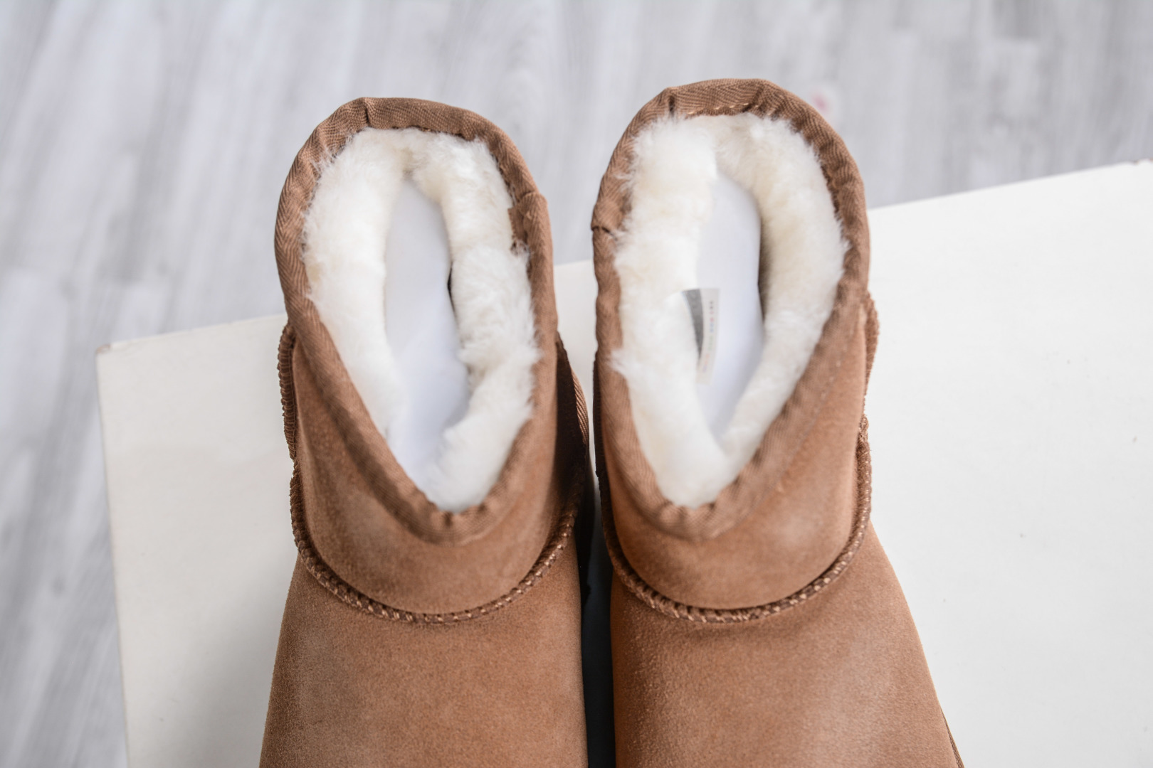 UGG 短筒厚底5cm 栗色 秋冬羊皮毛一体雪地靴 1134991-CHE