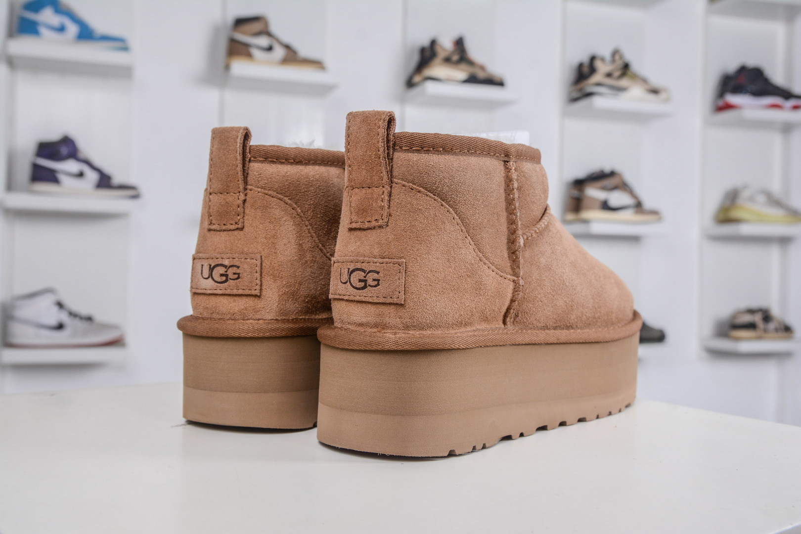 250 UGG 周冬雨同款 厚底5cm 栗色 1135092-CHE-Chinese UA Cheap High Quatity Brand Clothes Bags handbags Sneakers wholesale wholesaler seller from China Factory suppliers Fashion Clothing Shoes best Quality Beautiful Price 250 UGG 周冬雨同款 厚底5cm 栗色 1135092-CHE