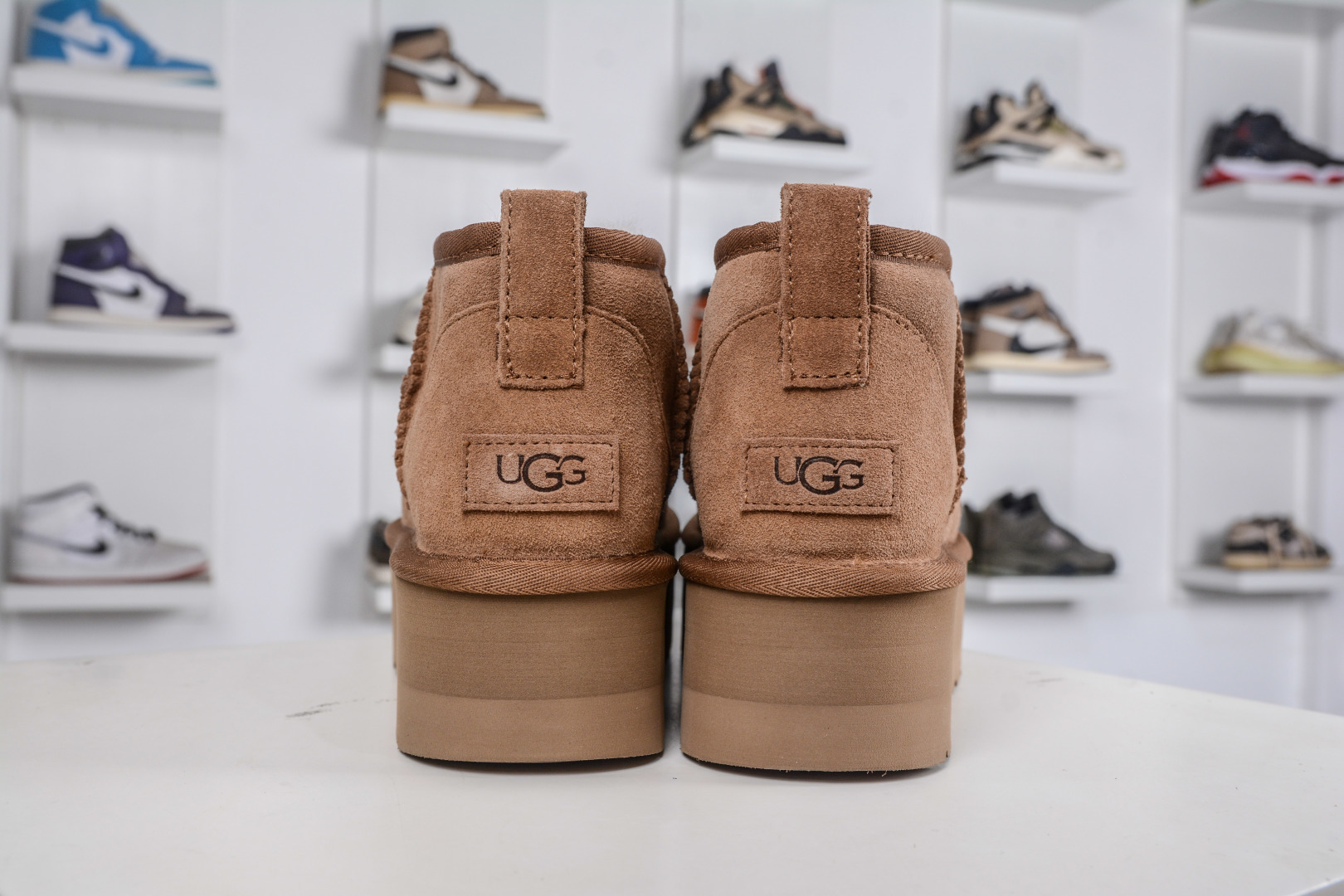 250 UGG 周冬雨同款 厚底5cm 栗色 1135092-CHE-Chinese UA Cheap High Quatity Brand Clothes Bags handbags Sneakers wholesale wholesaler seller from China Factory suppliers Fashion Clothing Shoes best Quality Beautiful Price 250 UGG 周冬雨同款 厚底5cm 栗色 1135092-CHE