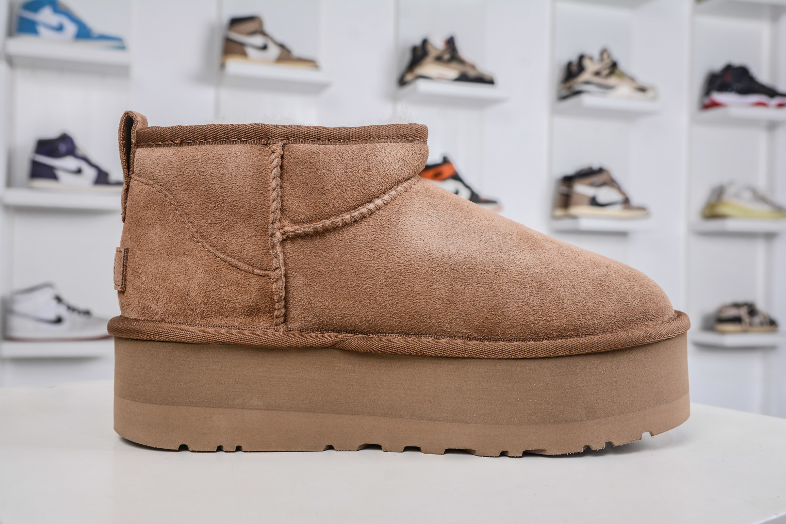 250 UGG 周冬雨同款 厚底5cm 栗色 1135092-CHE-Chinese UA Cheap High Quatity Brand Clothes Bags handbags Sneakers wholesale wholesaler seller from China Factory suppliers Fashion Clothing Shoes best Quality Beautiful Price 250 UGG 周冬雨同款 厚底5cm 栗色 1135092-CHE