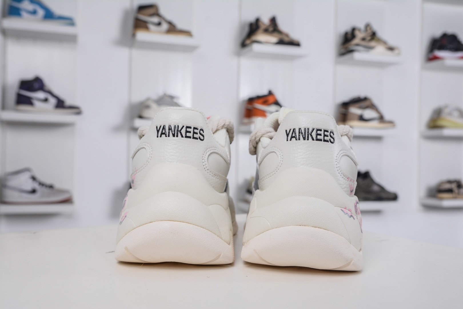 260 MLB Chunky Liner New York Yankees 涂鸦定制配色 低帮老爹风轻量增高厚底百搭休闲运动慢跑鞋 3ASXCA12N 50WHS