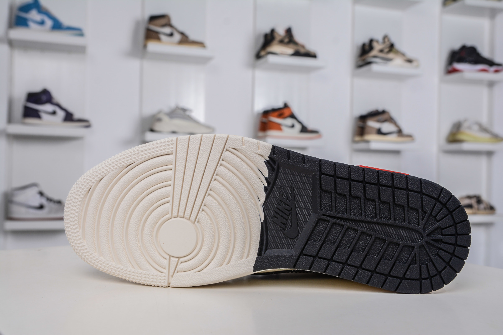 TS x Air Jordan x Louis Vuitton X Supreme AJ1 Low 倒钩低帮LV SUP 联名-白黑印花勾 CX5050-Y27