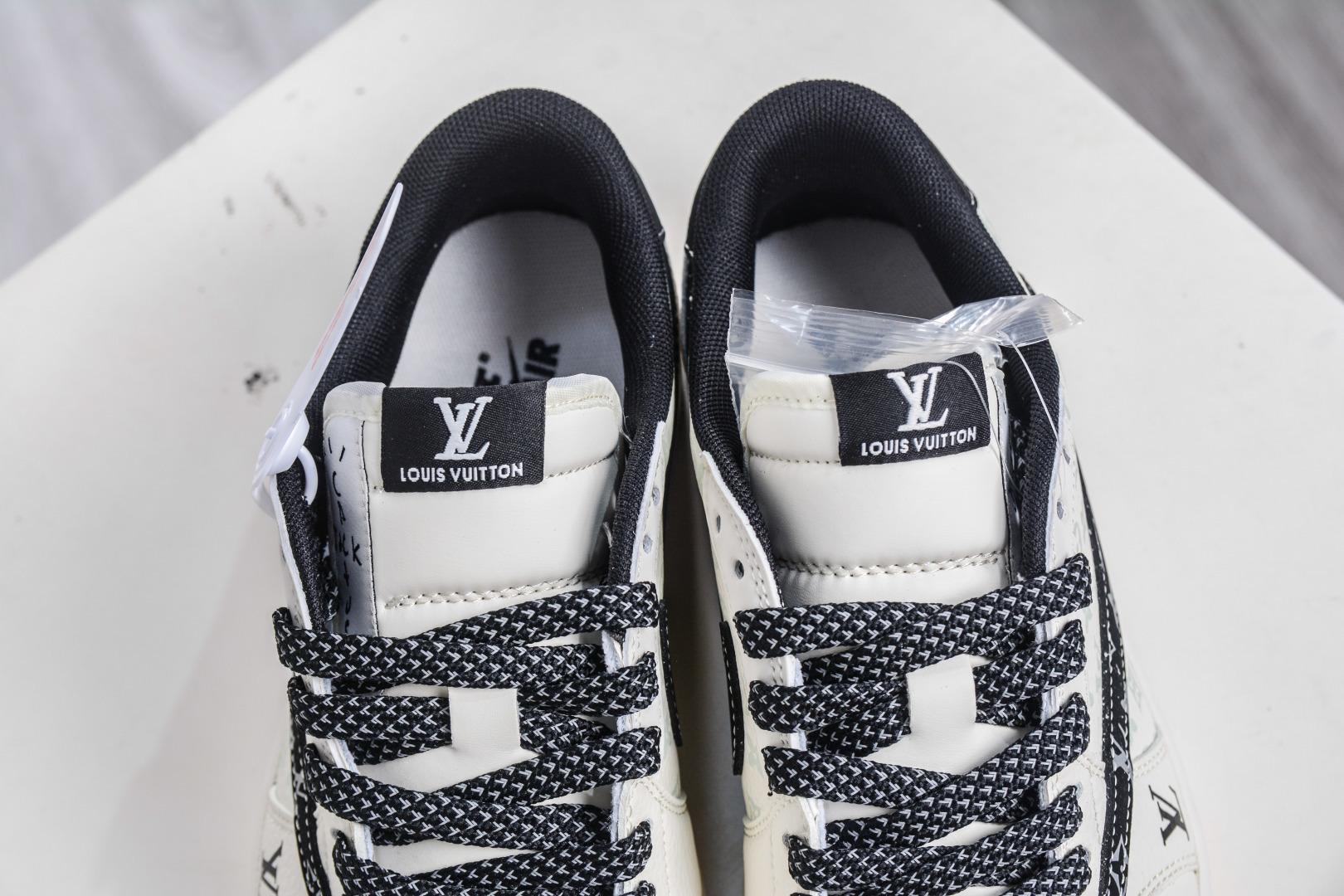 TS x Air Jordan x Louis Vuitton X Supreme AJ1 Low 倒钩低帮LV SUP 联名-白黑印花勾 CX5050-Y27