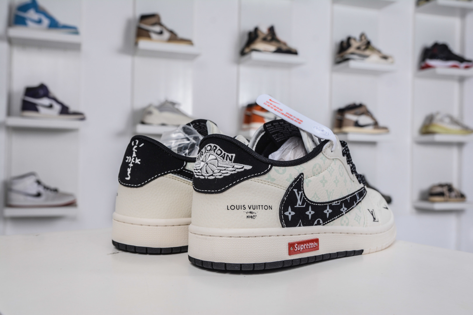 TS x Air Jordan x Louis Vuitton X Supreme AJ1 Low 倒钩低帮LV SUP 联名-白黑印花勾 CX5050-Y27
