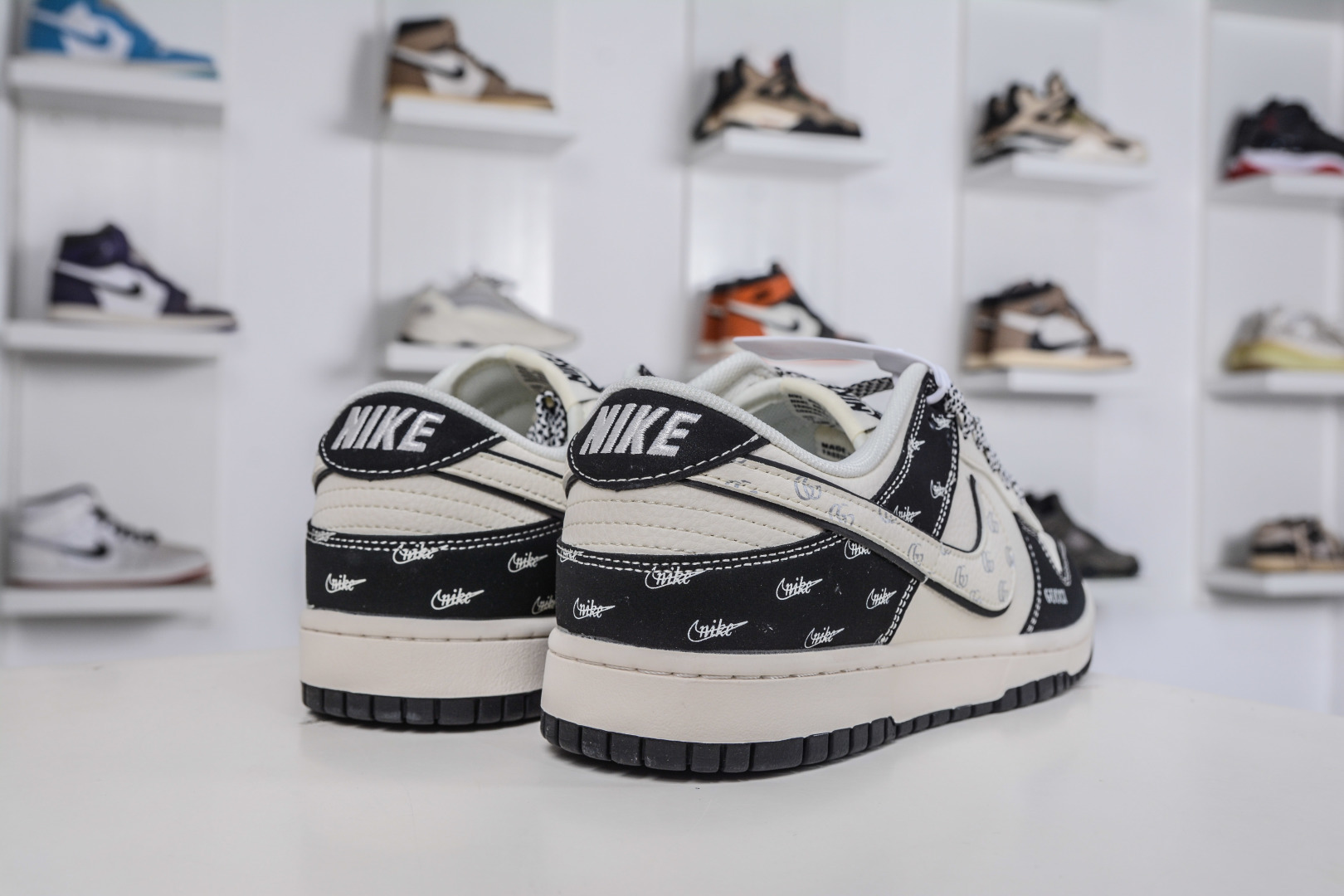 Nike SB Dunk Low x GUCCI 古驰联名-白黑 JP1628-021