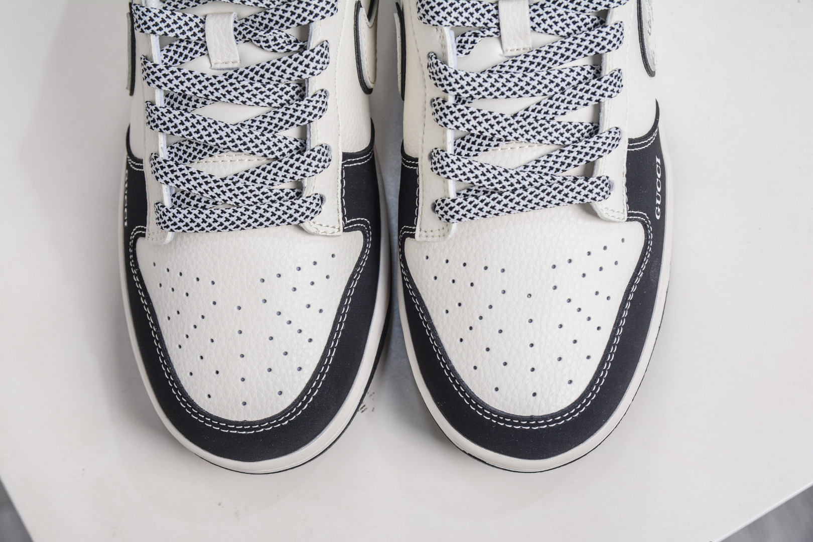 Nike SB Dunk Low x GUCCI 古驰联名-白黑 JP1628-021