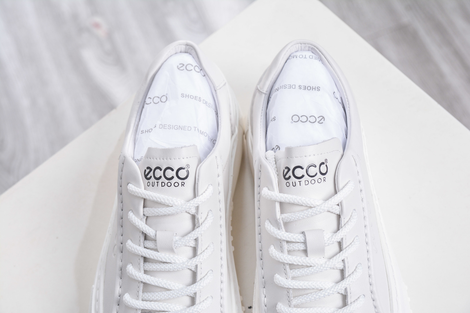 300 Ecco/爱步 男士百搭简约休闲小白鞋 简单耐看清爽版型 503198-010