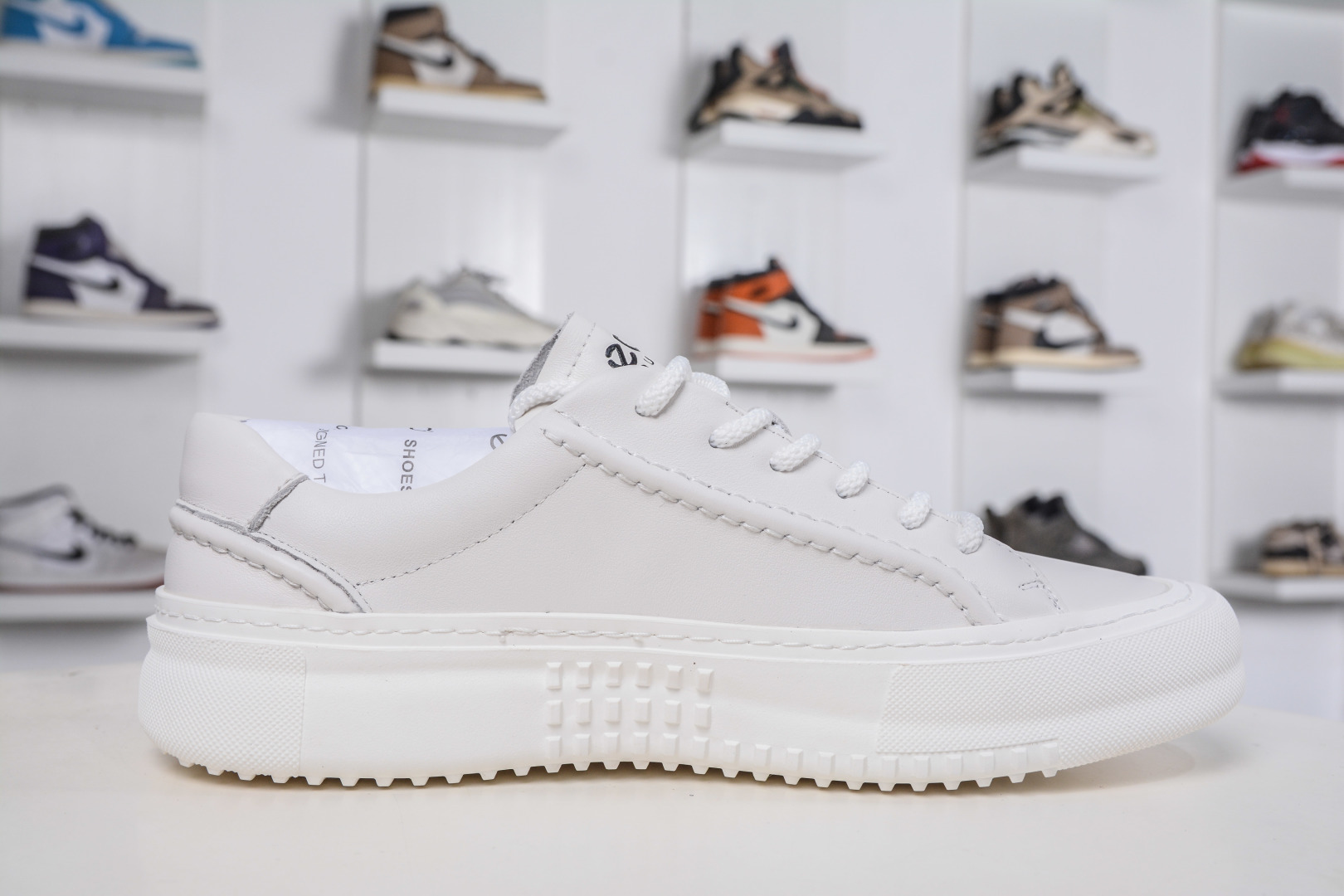 300 Ecco/爱步 男士百搭简约休闲小白鞋 简单耐看清爽版型 503198-010