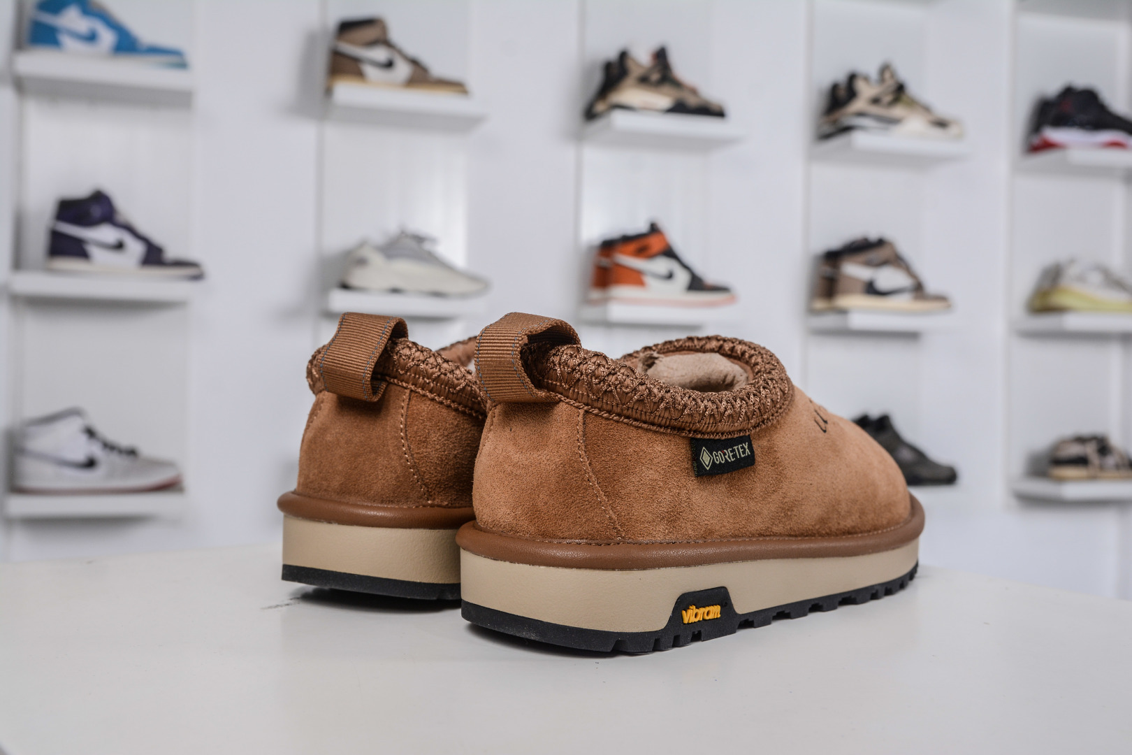 260 UGG Tasman GTX 冬季中性雪地鞋 1172790-Chinese UA Cheap High Quatity Brand Clothes Bags handbags Sneakers wholesale wholesaler seller from China Factory suppliers Fashion Clothing Shoes best Quality Beautiful Price 260 UGG Tasman GTX 冬季中性雪地鞋 1172790