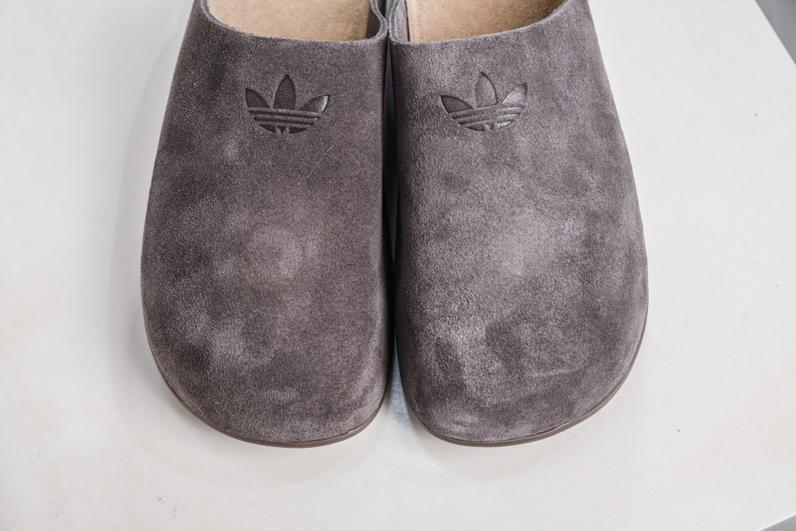 adidas originals Adimule 棕色 勃肯系 防磨防滑包头拖鞋 JS0705