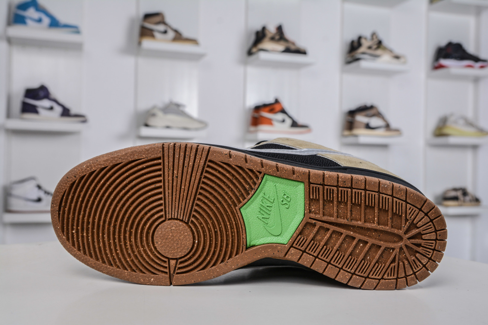 Nike Dunk SB 摩卡冰 西海岸 黑棕绿 FQ7585-200